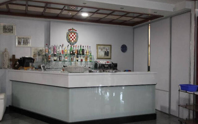 Sveti Kriz 4