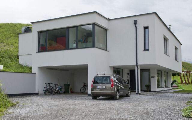 Tasteful Apartment in Fulpmes