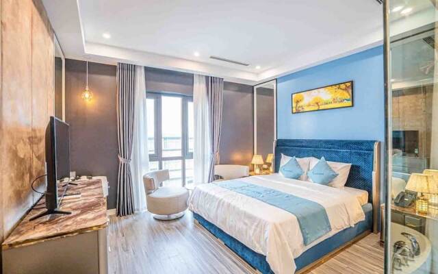 Luxury Hotel