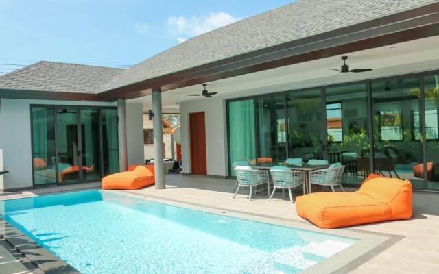 Attractive 4-Bedroom Pool Villa in Cherngtalay