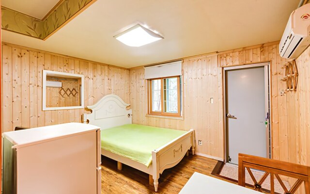Yangsan Solmaru Pension