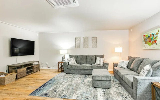 Updated Duplex Home < 1 Mi to Downtown Enumclaw!