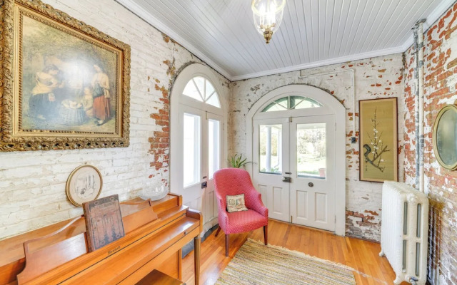 Historic & Spacious Family Home in Nicholasville!