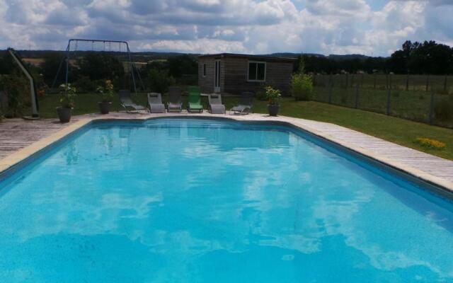 Gîte Creuzier-le-Neuf, 4 pièces, 6 personnes - FR-1-489-76