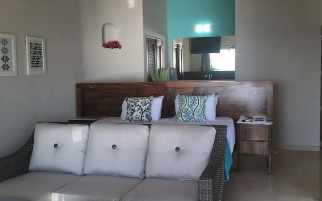 Los Tules Mexican Resort
