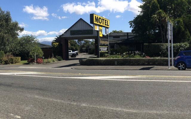 Highwayman Motel