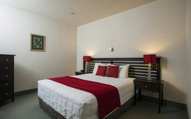 Emerald Hotel
