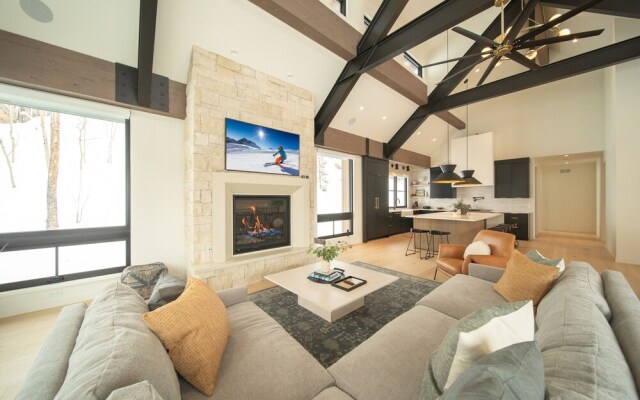 Wolf Rock Home 82