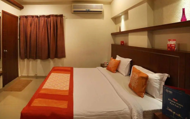 OYO Rooms Mahanadu Road Extension