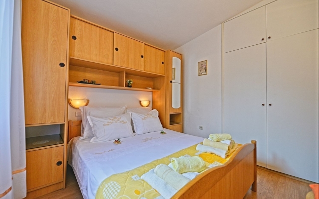Holiday house Viki - sea view terrace: Postira, Island Brac