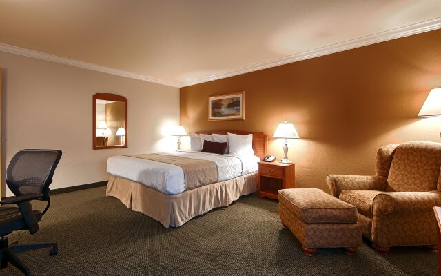 Best Western Town & Country Lodge