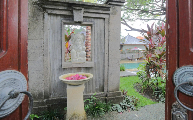 Airy Seminyak Kerobokan Kuwum Gang Rajawali Bali