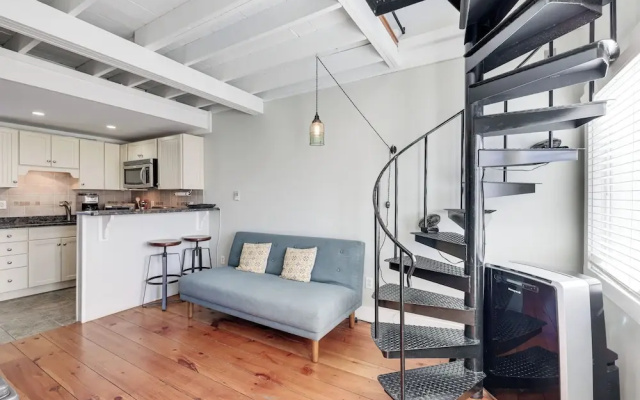 Walk to Commercial Street! Couples Retreat w/ Deck