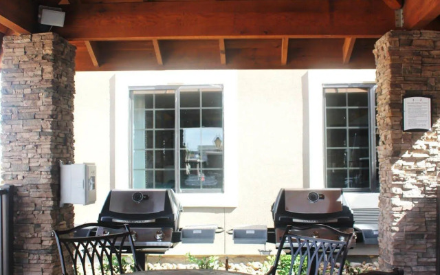 Staybridge Suites Houston IAH - Beltway 8 by IHG