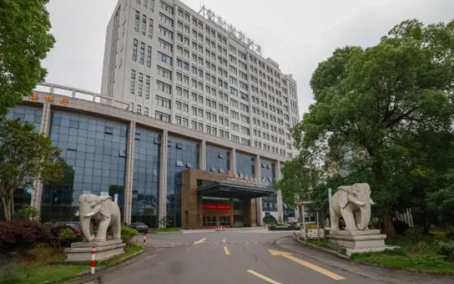 Taizhou Junhua Yixiang Hotel (Wenling Daxi Branch)