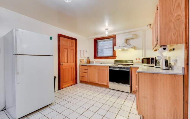 Quaint And Charming 2br Apt In Central Oakland 2 Bedroom Apts by Redawning