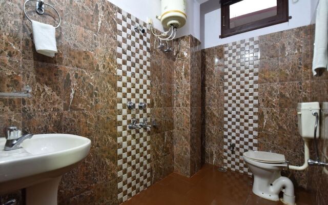 Oyo 28027 Hotel Dhruv