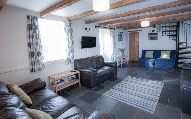 Bunk House - 4 Bedroom - Llangenith