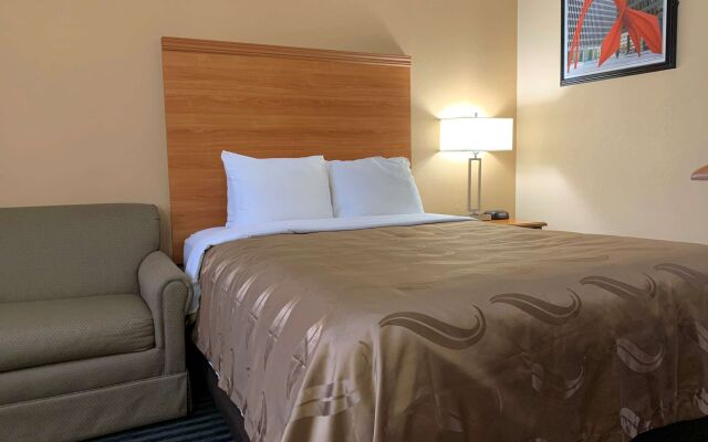 Quality Inn Ottawa near Starved Rock State Park