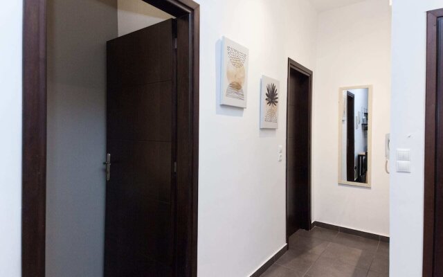 Elegant Urban Escape Apt in Kolonaki