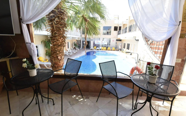 Maman Hotel