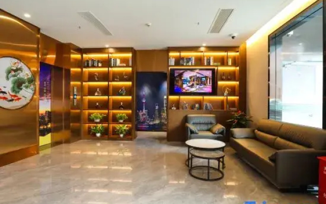 Waiting Hotel (Shanghai Dachang Town Subway Station Store)