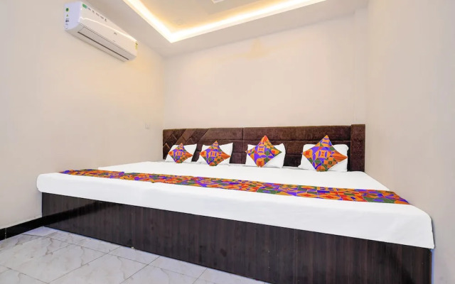 Fabexpress Neelam Palace