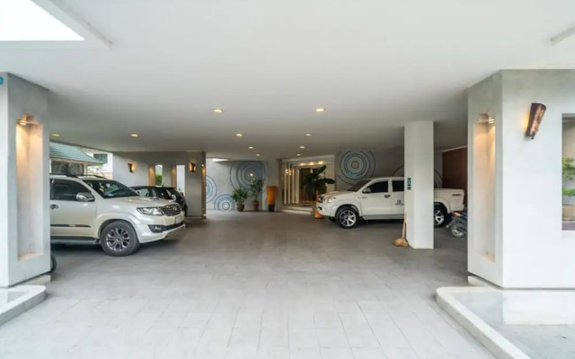 Beachfront Apartment - Walk in the Sand