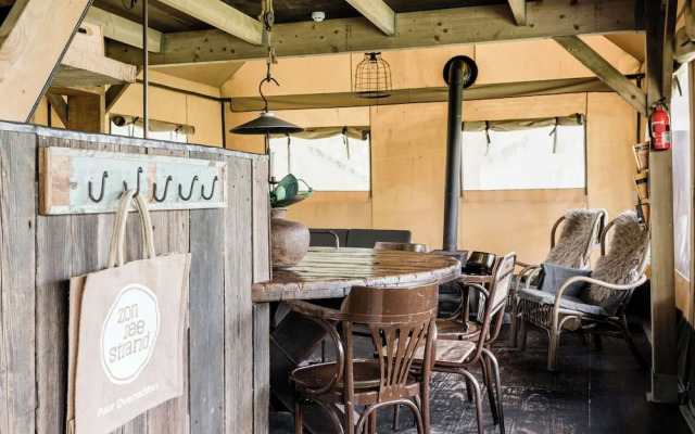 Woodlodge in Duynpark With Scenic Views