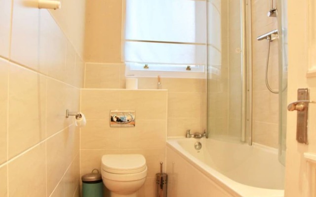 Bright 2 Bedroom Flat Next To The Meadows