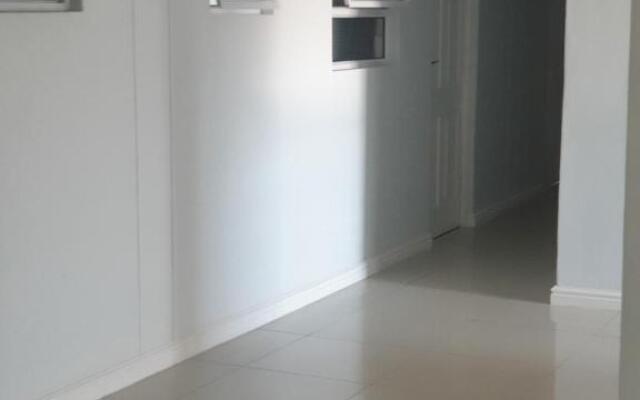 Modern Oxford Street Apartment - 40 CZ KUBS