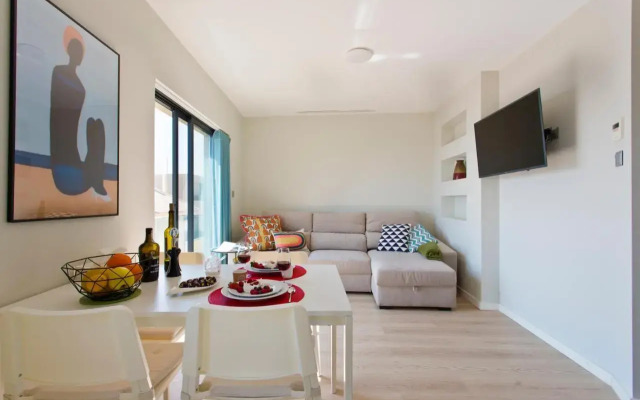 Ocean Scene 2 bed Apt