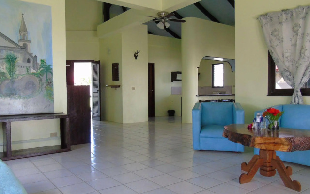 Phaidon Beach Resort