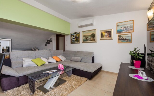 Nice Apartment in Rijeka With 2 Bedrooms and Wifi