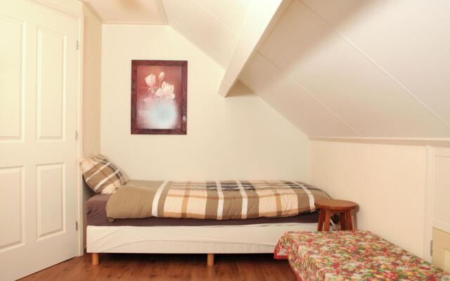 Spacious holiday farm in Bronckhorst with private garden
