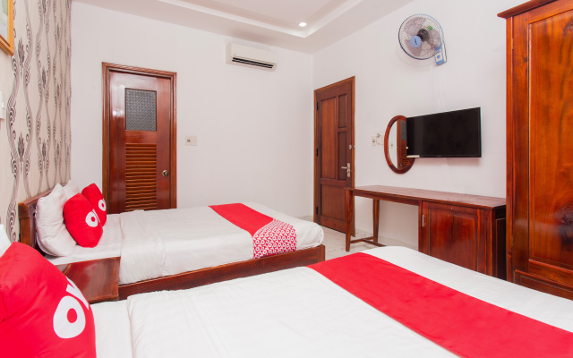 Rose Hotel