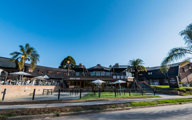 Portal del Lago Hotel