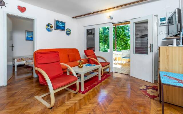 Beautiful home in Crikvenica w/ 3 Bedrooms