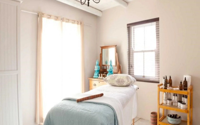 Abalone Hotel & Villas