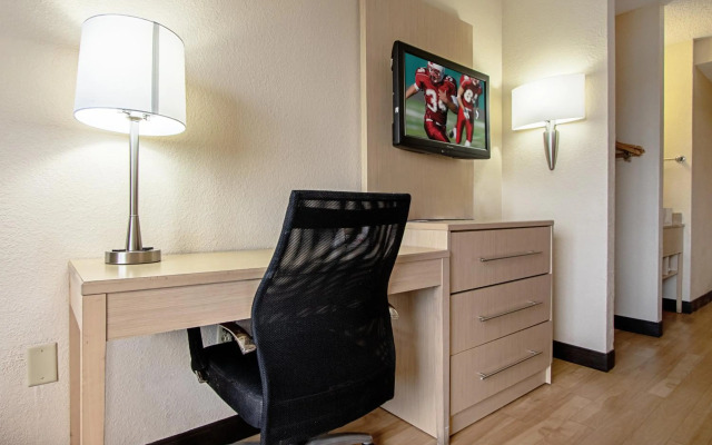 Red Roof Inn PLUS+ West Palm Beach