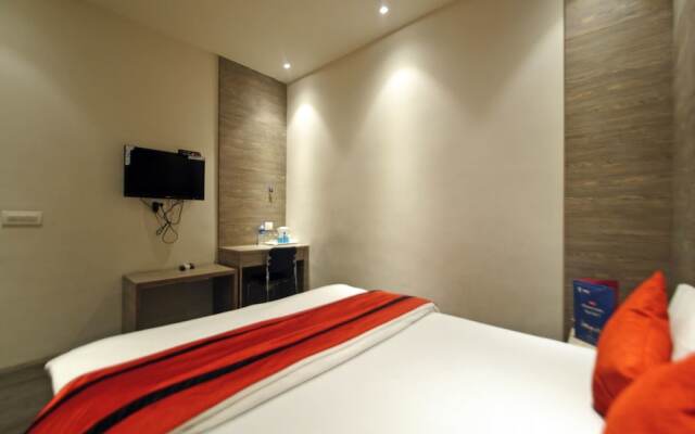 OYO 7899 VIP Premium