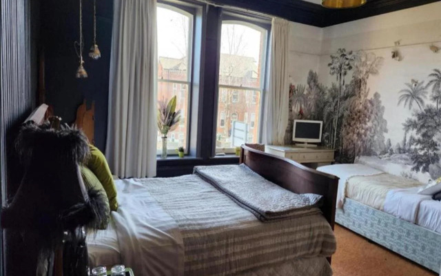 OYO Cornerstone Manor Hotel