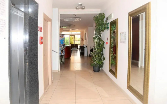 Cosmopol Hotel