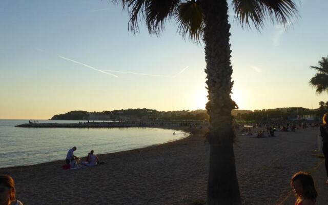 Les Pucines T2 bas de villa