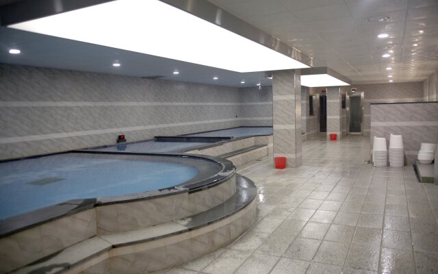 Crown Hotel Changwon