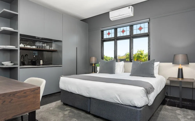 One Calais Luxury Apartments