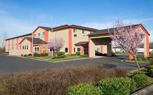 Super 8 by Wyndham Bellingham Airport/Ferndale