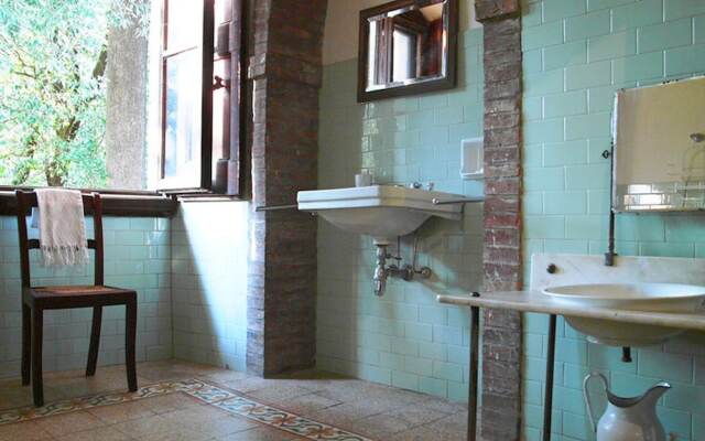 Charming Villa With Pool in Florence