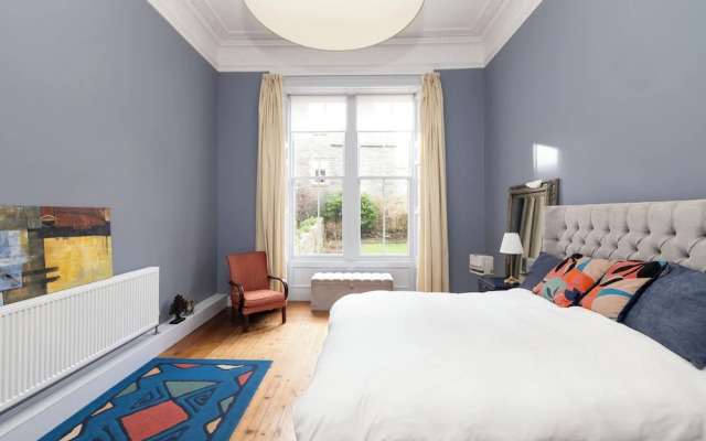 Spacious 2-Bedroom Ground Floor Flat