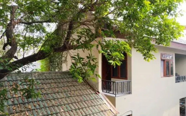 DeKuningan House
